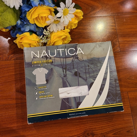 Nautica White Cotton V-Neck Size Medium 3pcs in box - Picture 2 of 6